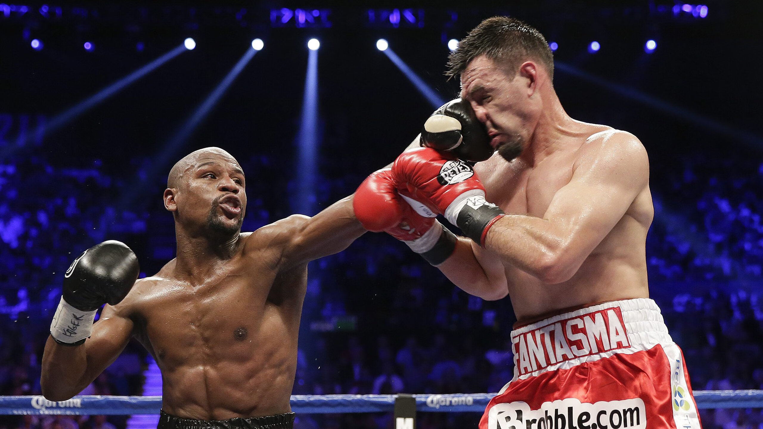 张伟丽与冠军对练提前适应强度，张伟丽冠军赛几月几号